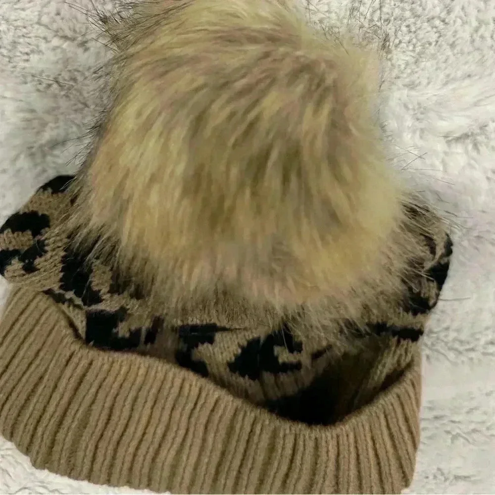 Leopard knitted cap black and brown